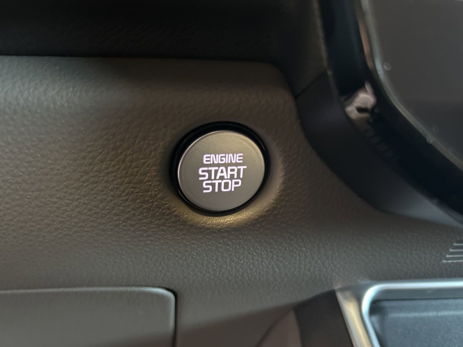 New 2026 Kia Carnival EX image 32