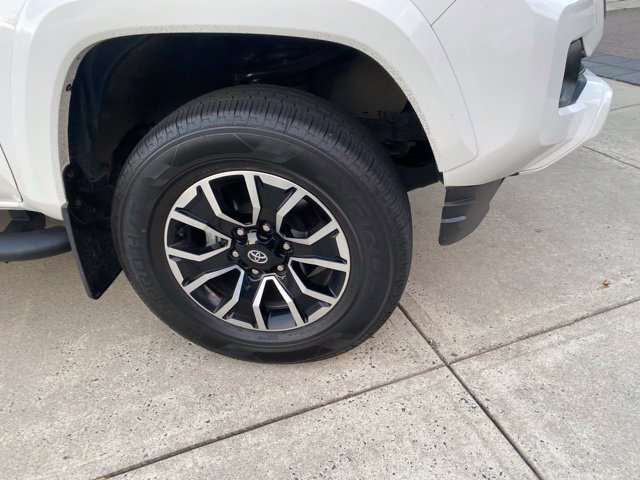 Used 2021 Toyota Tacoma TRD Sport w/ Technology Package AWD/4WD image 25