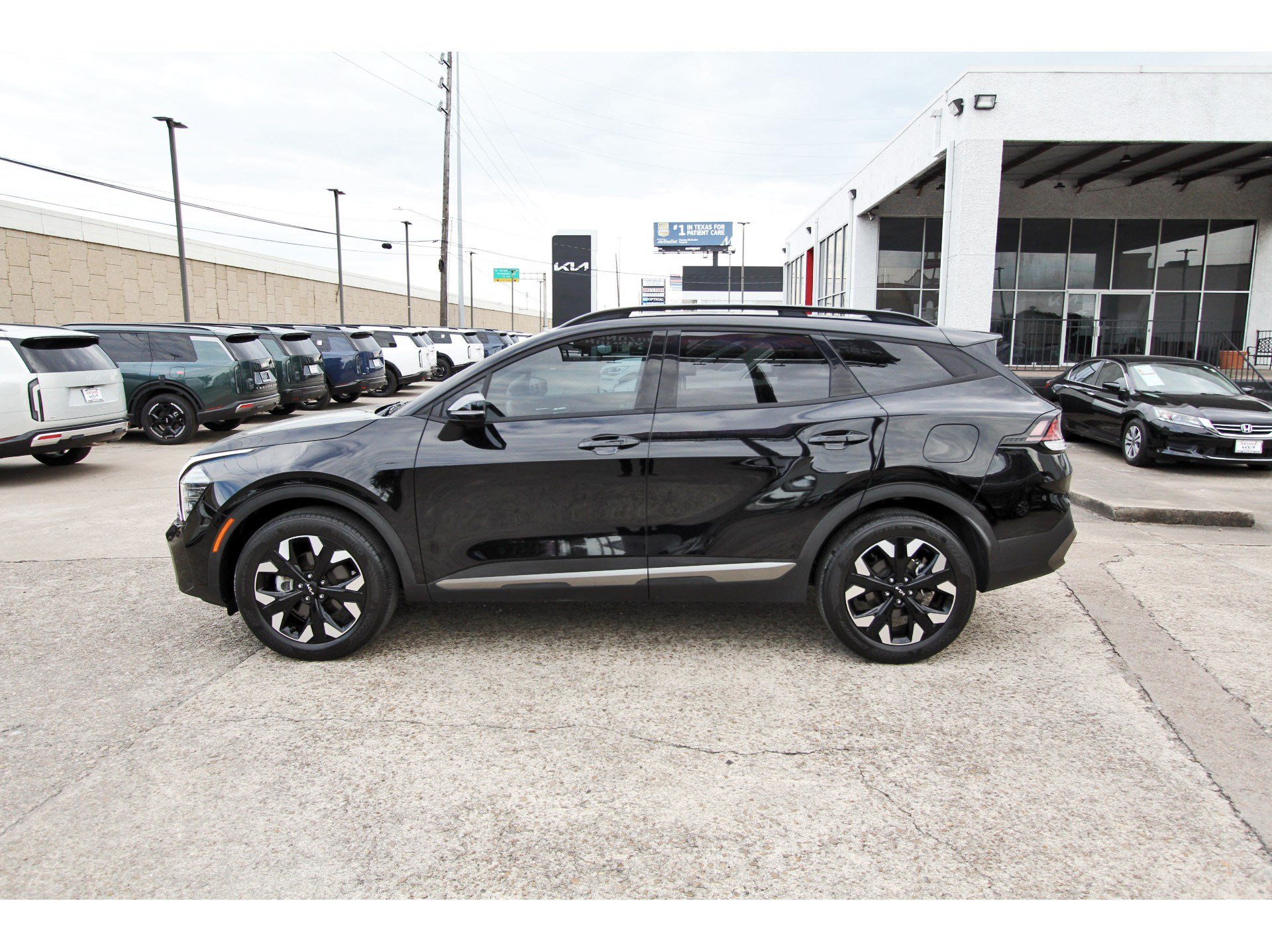 Certified 2024 Kia Sportage X-Line w/ X-Line Premium Package AWD/4WD image 4