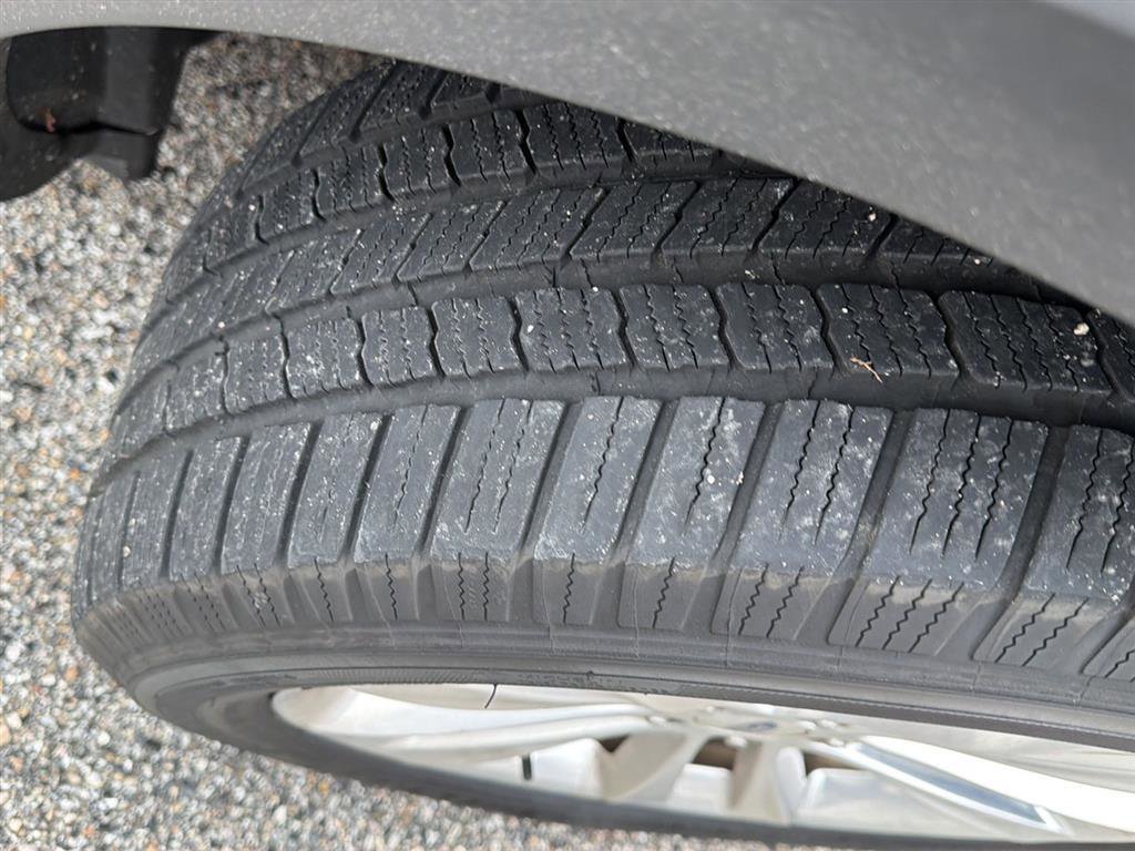 Used 2018 Ford Explorer XLT w/ Equipment Group 202A image 43