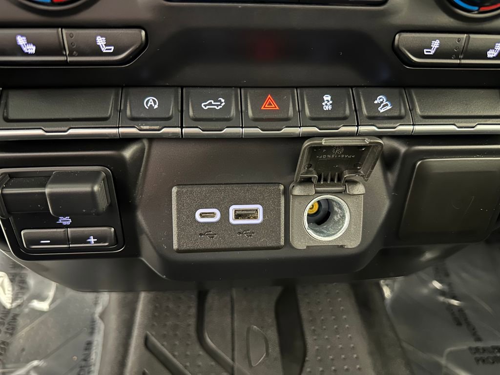 Used 2019 Chevrolet Silverado 1500 LT Trail Boss w/ Convenience Package AWD/4WD image 31
