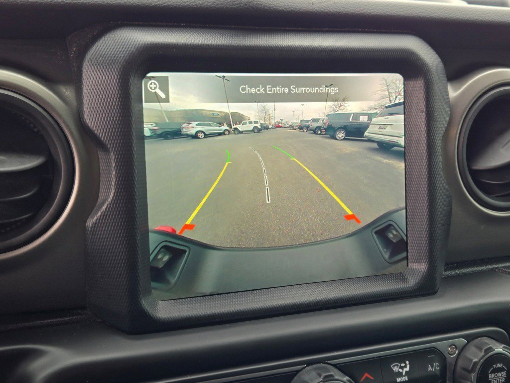 Used 2021 Jeep Gladiator Willys image 21