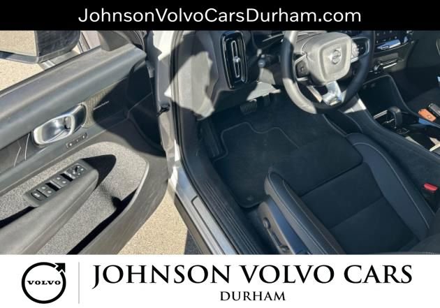 Used 2023 Volvo C40 P8 Recharge Ultimate image 8
