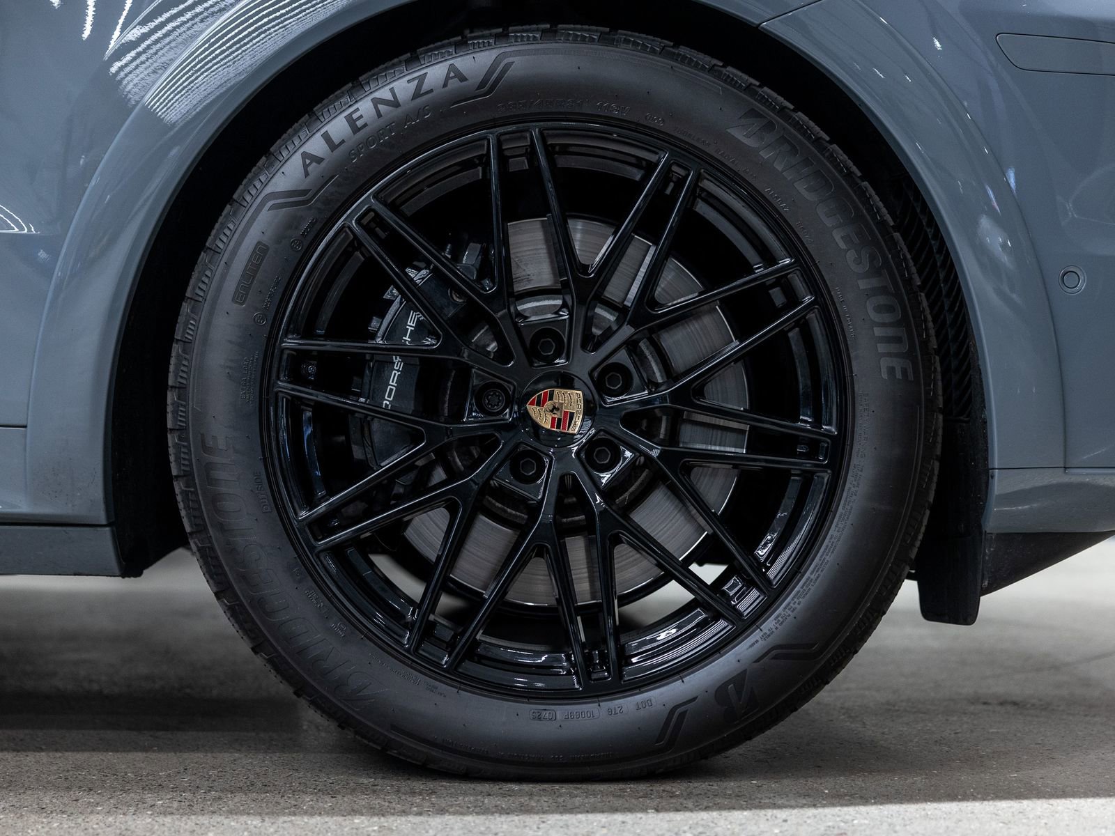 Certified 2025 Porsche Cayenne GTS image 20