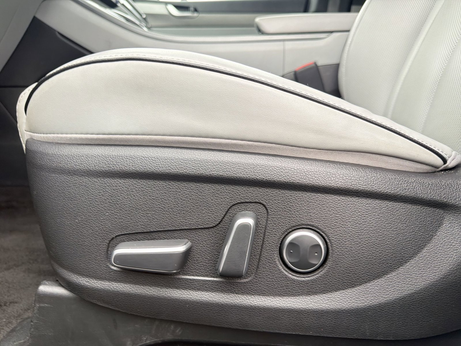 Used 2025 Hyundai Palisade SEL AWD/4WD image 14