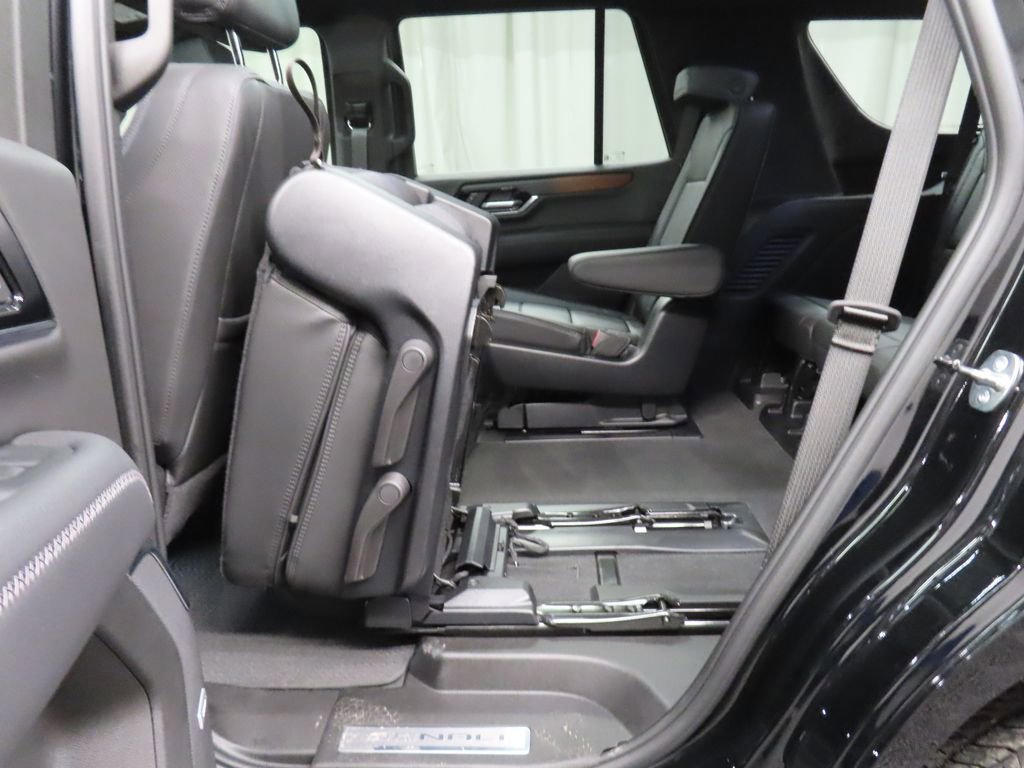 Used 2025 GMC Yukon Denali w/ Sun & Power Step Package image 54