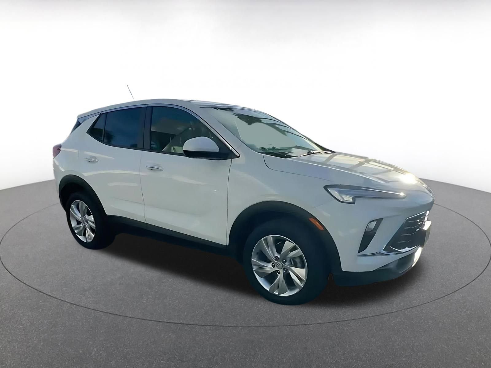 Used 2025 Buick Encore GX Preferred image 2