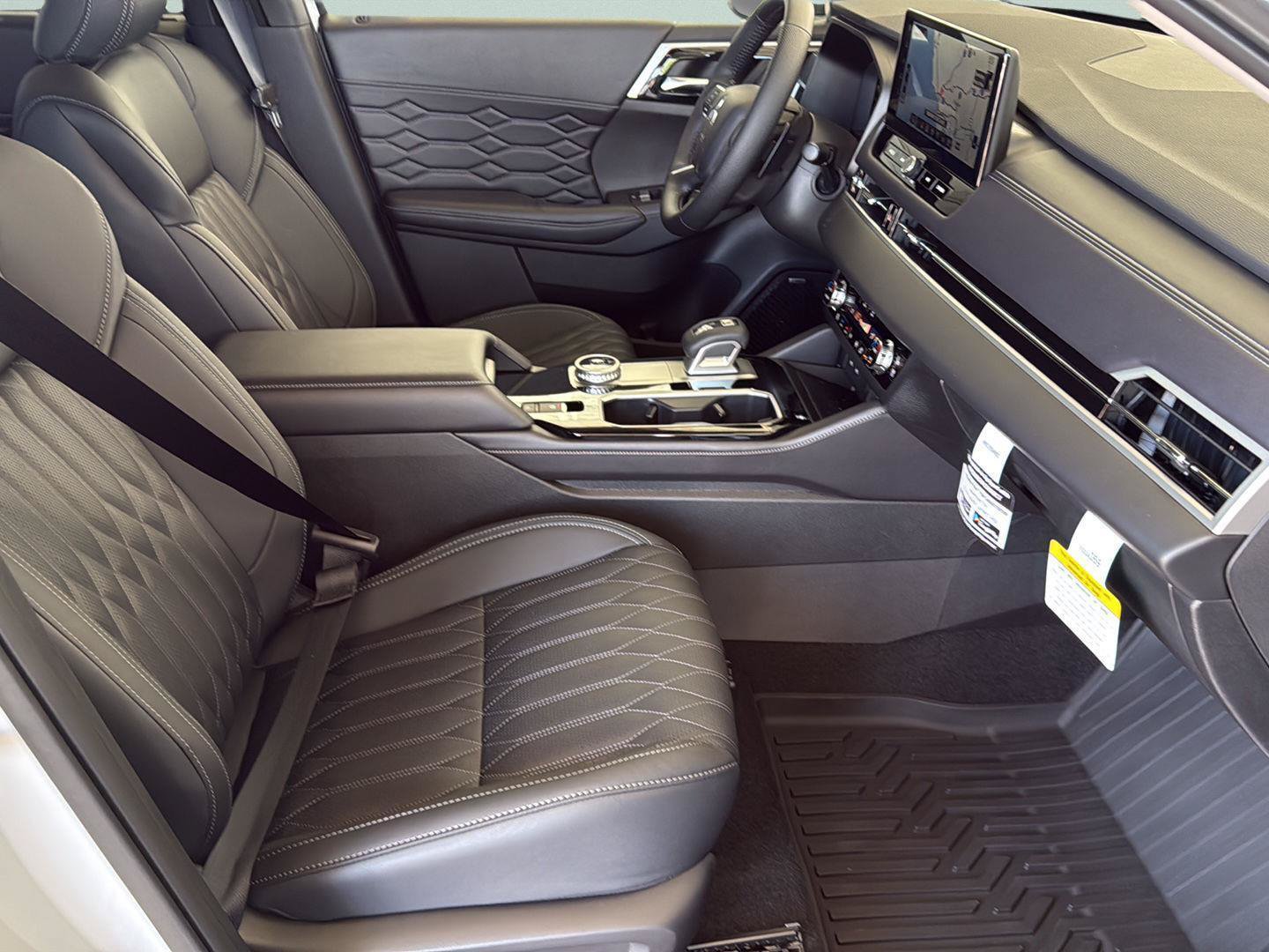 New 2026 Mitsubishi Outlander SEL FWD image 26