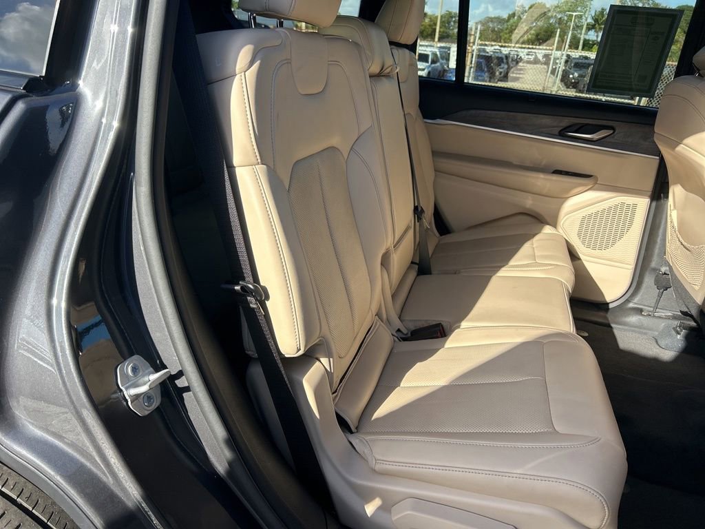 Certified 2023 Jeep Grand Cherokee L Limited w/ Luxury Tech Group II image 27