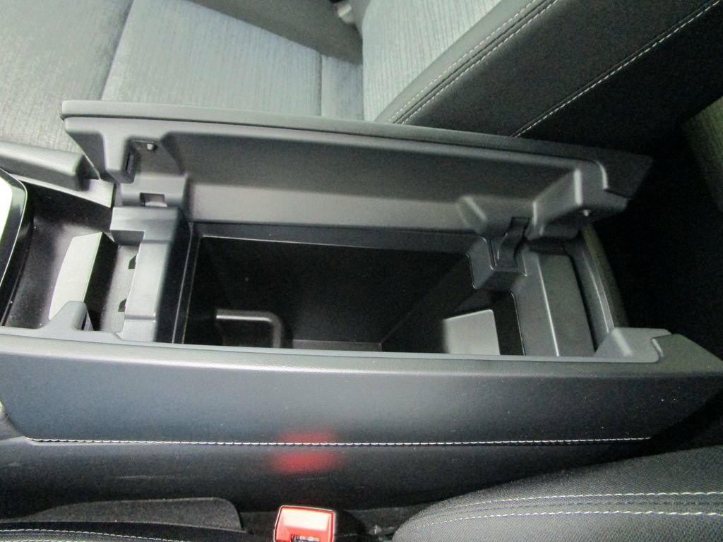 Used 2023 Nissan Rogue SV image 38