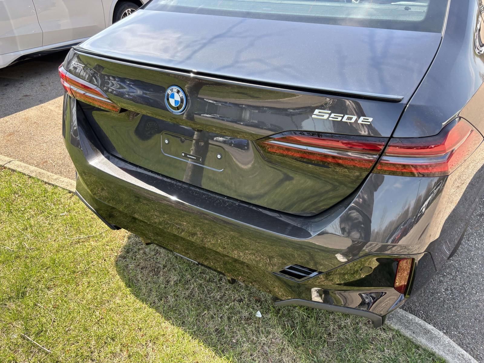 New 2026 BMW 550e xDrive image 10