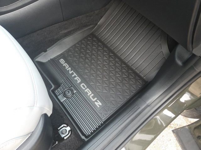 Used 2025 Hyundai Santa Cruz Limited image 36