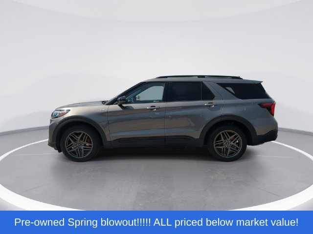 Used 2025 Ford Explorer ST-Line w/ ST-Line Street Pack AWD/4WD image 5
