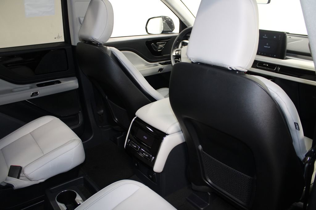 New 2026 Lincoln Aviator 2WD image 34
