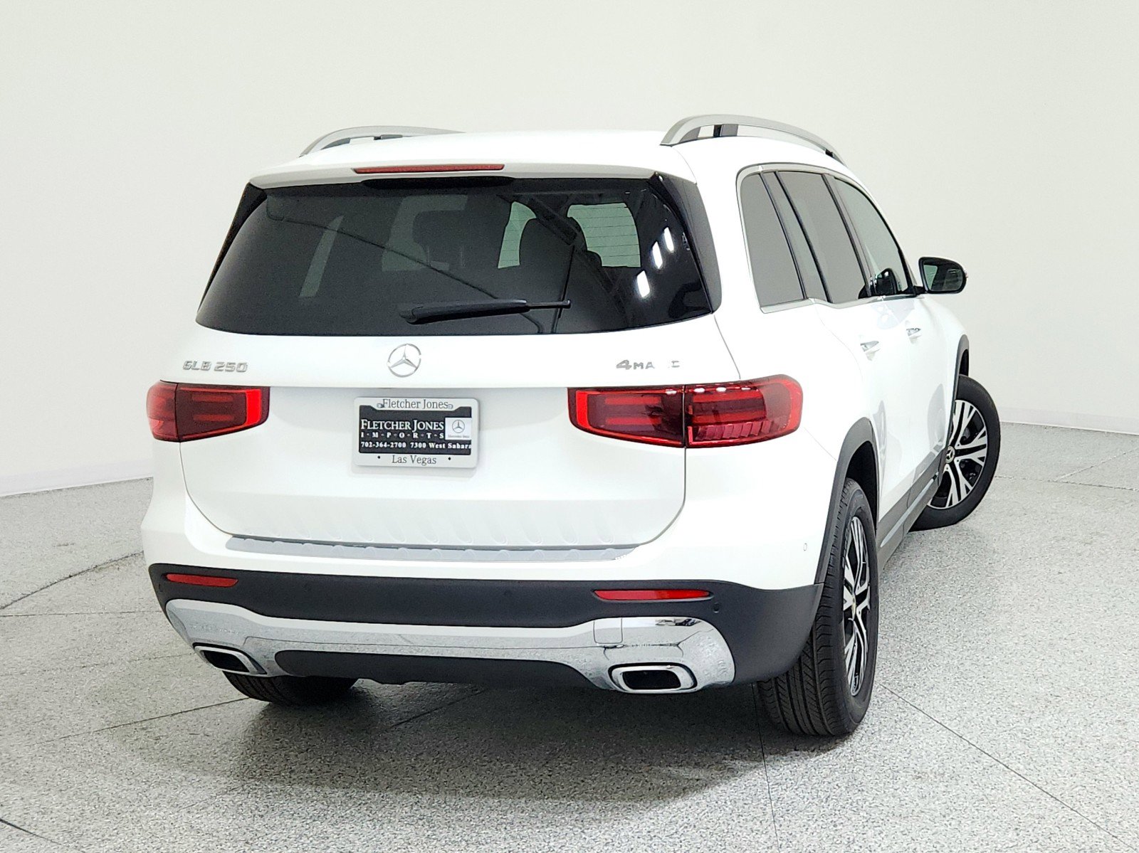 Certified 2025 Mercedes-Benz GLB 250 4MATIC w/ Exclusive Package image 5