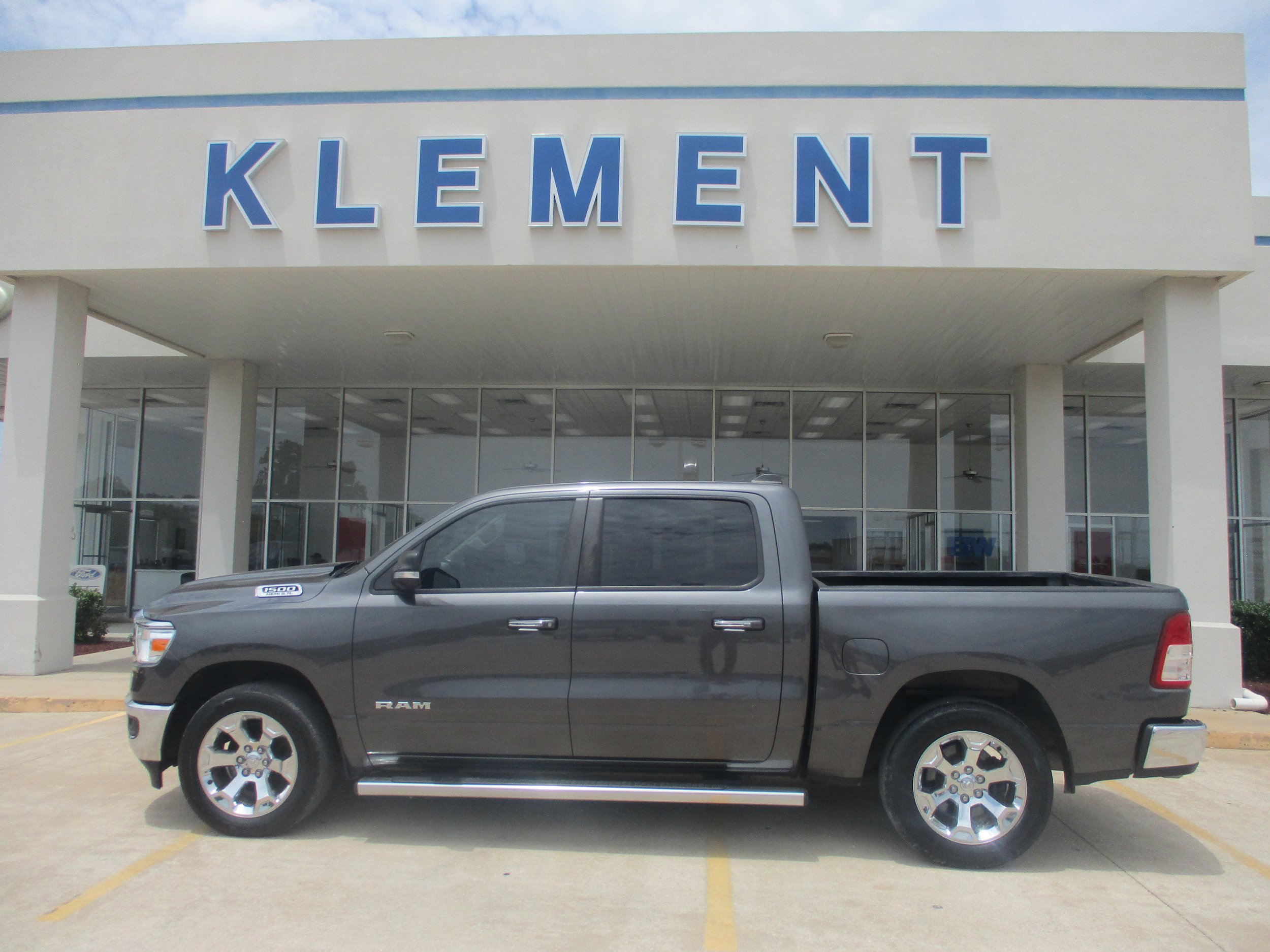 Used 2020 RAM 1500 Big Horn AWD/4WD image 1