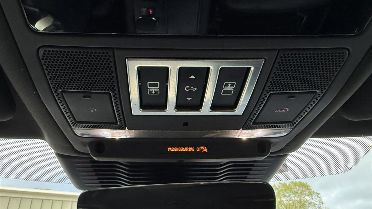 Used 2023 Land Rover Discovery S R-Dynamic AWD/4WD image 71