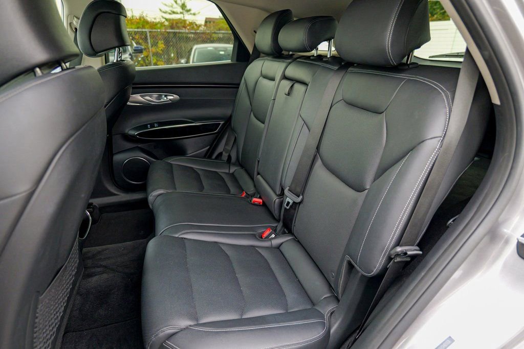 Used 2025 Genesis GV70 2.5T image 32