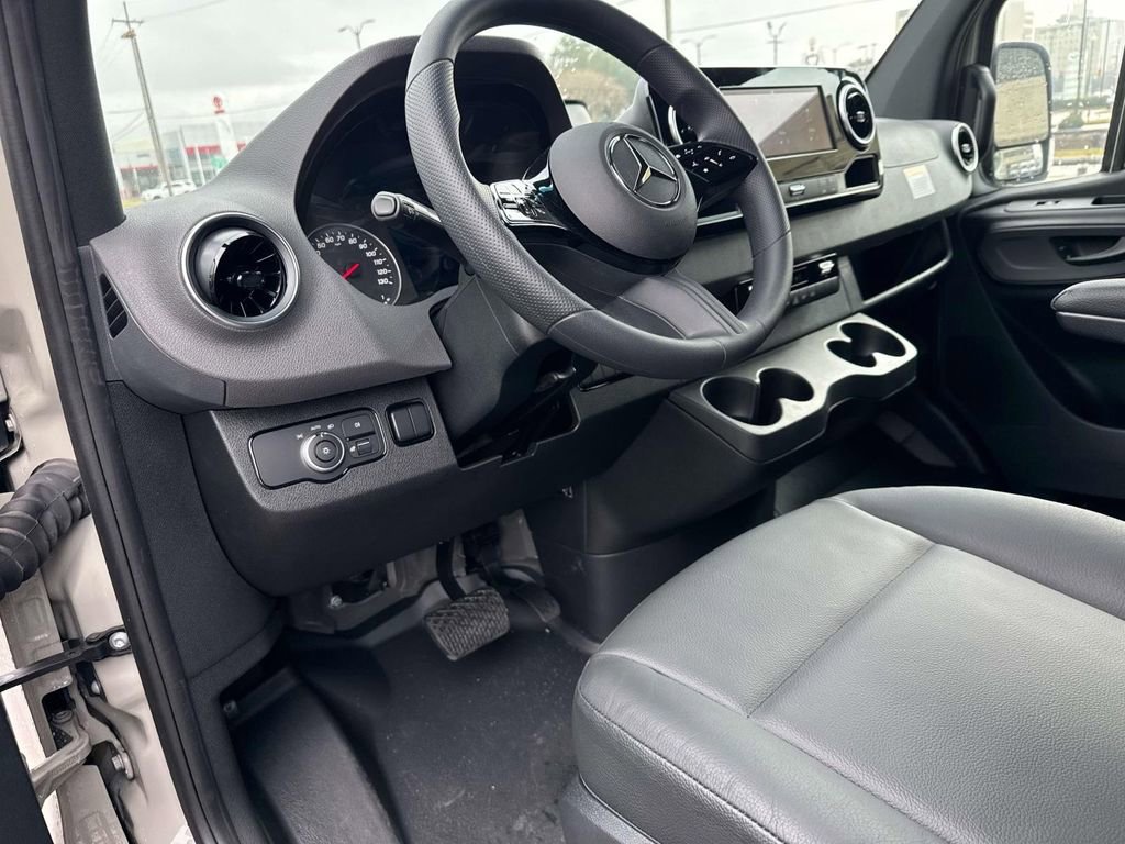 New 2025 Mercedes-Benz Sprinter 2500 image 9