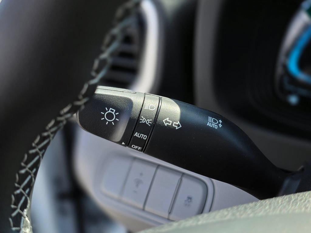 New 2026 Hyundai Venue SEL FWD image 28