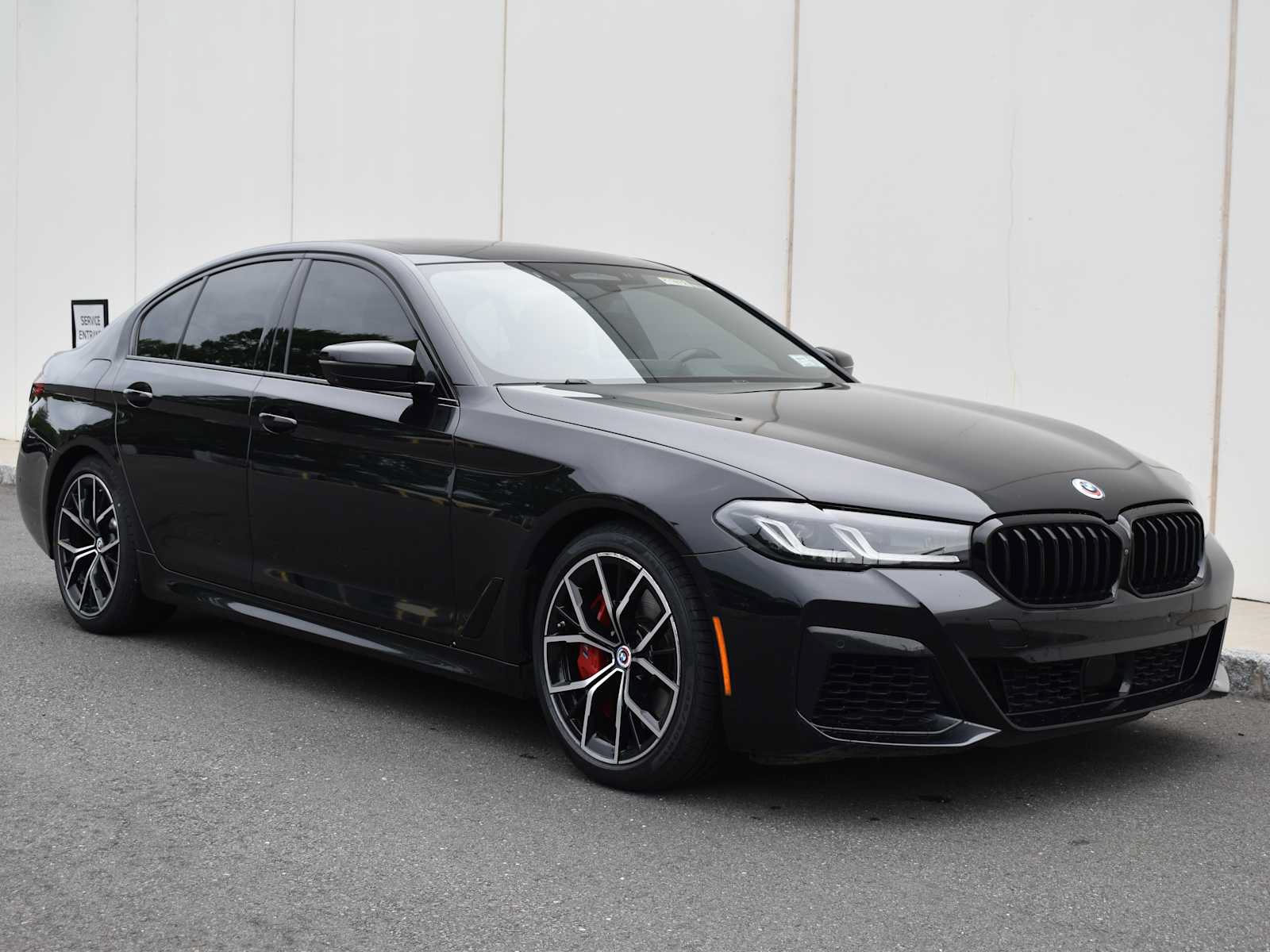 Used 2023 BMW M550i xDrive w/ Executive Package AWD/4WD image 1