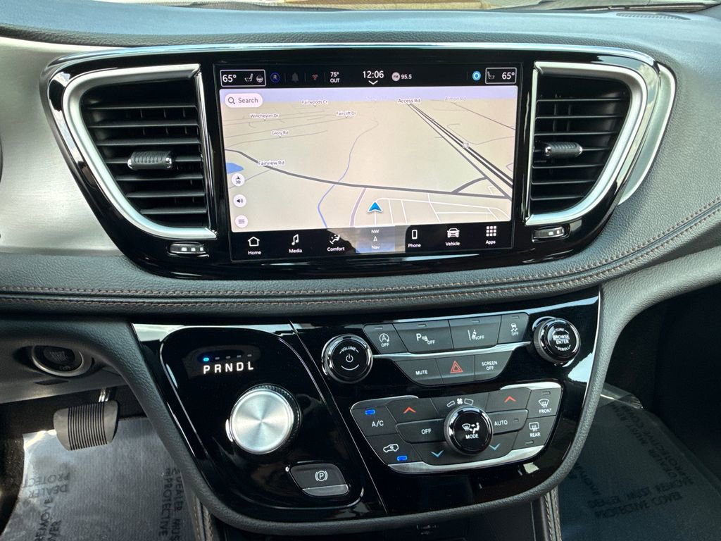 New 2026 Chrysler Pacifica Pinnacle image 29