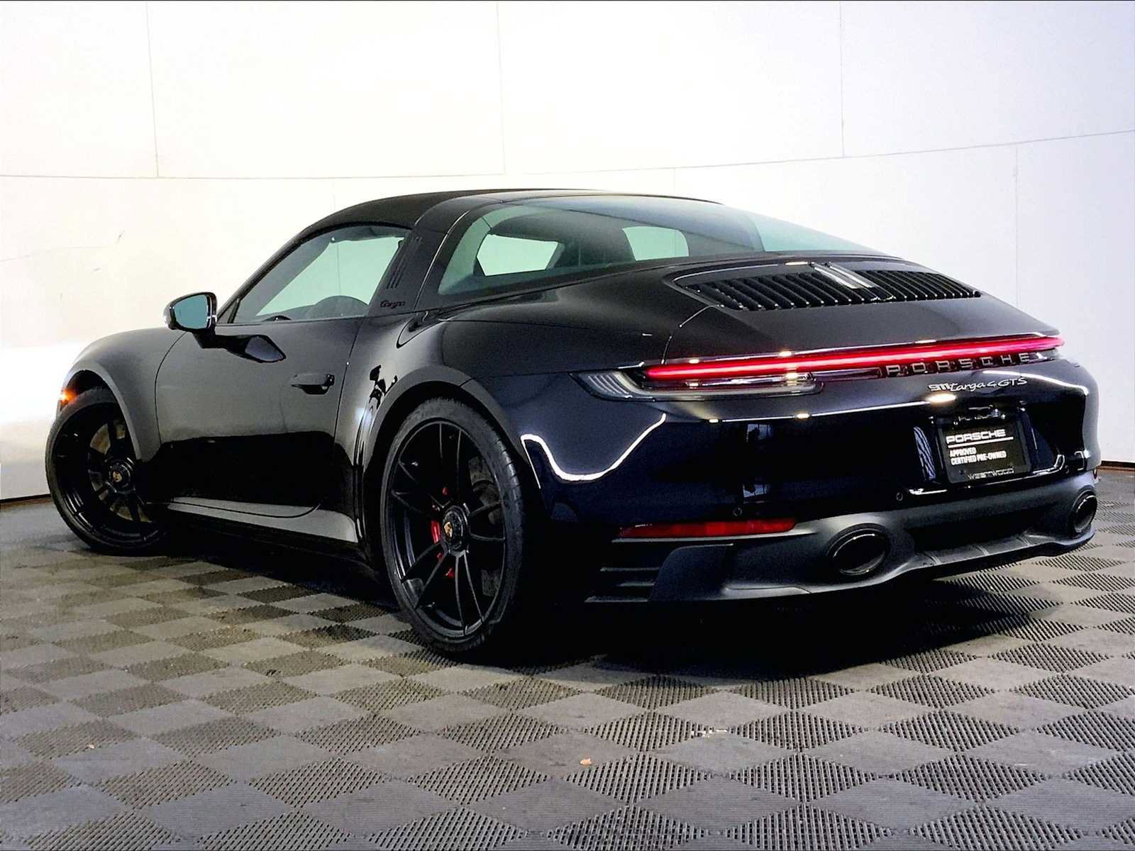 Certified 2024 Porsche 911 Targa 4 GTS image 3