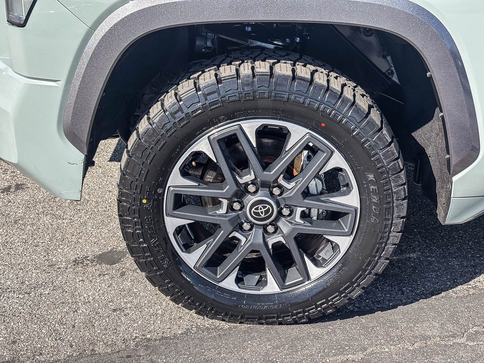 Used 2024 Toyota Tundra Limited AWD/4WD image 11