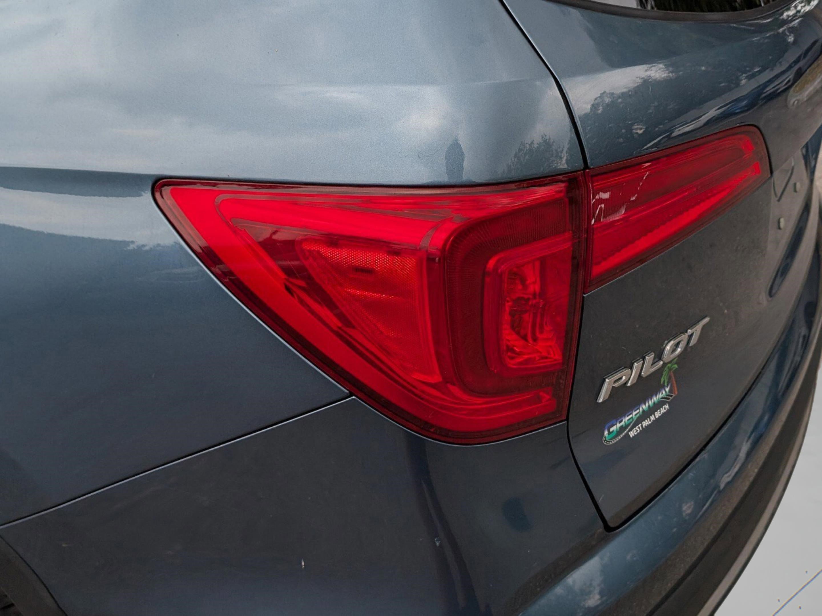 Used 2018 Honda Pilot Elite image 18