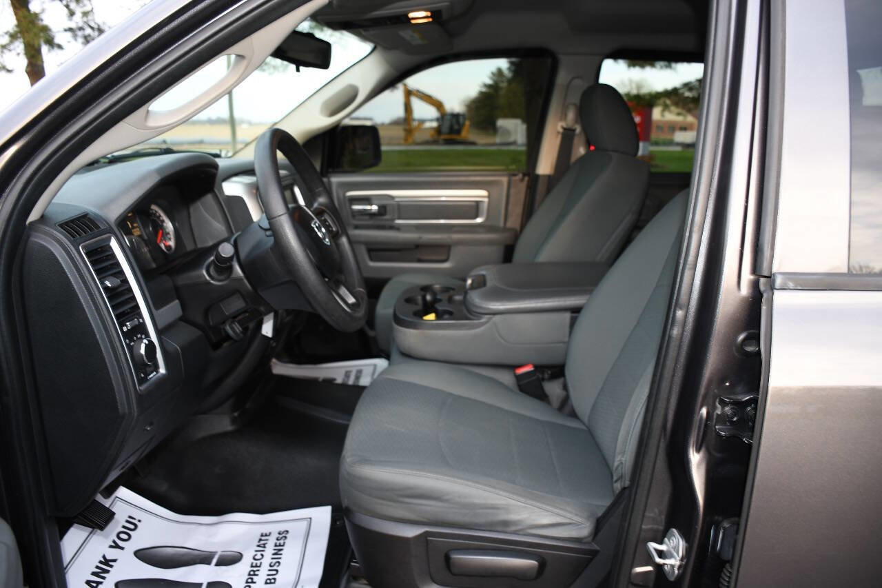 Used 2016 RAM 1500 Classic SLT image 9