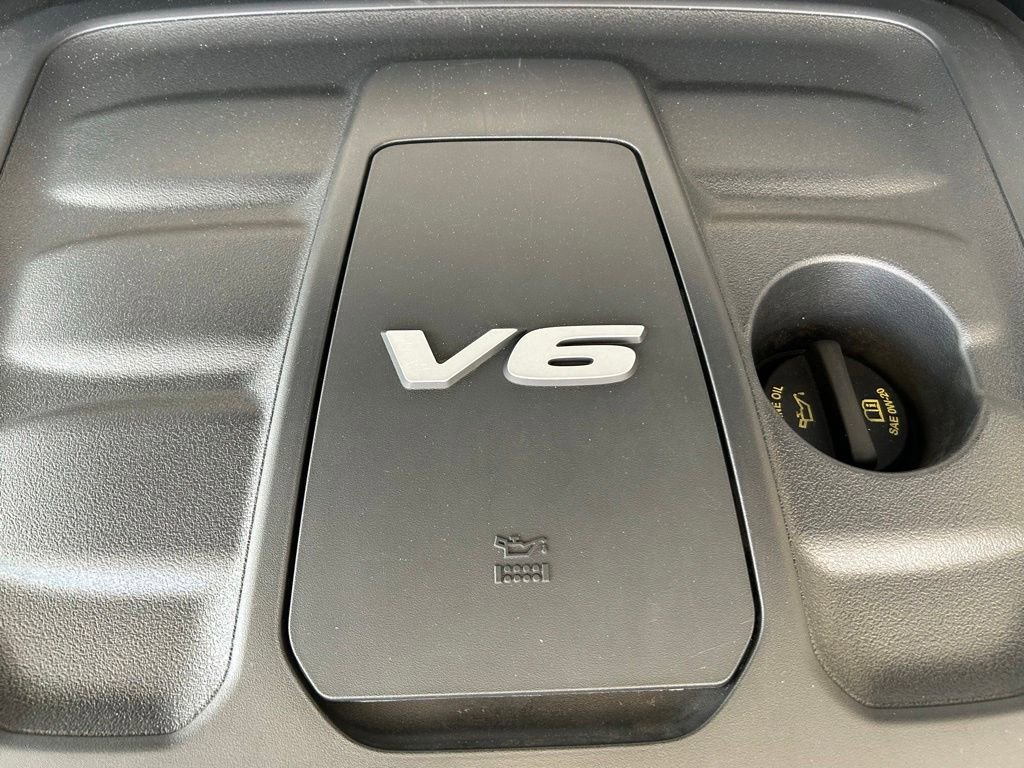 Used 2018 Jeep Grand Cherokee Altitude AWD/4WD image 13