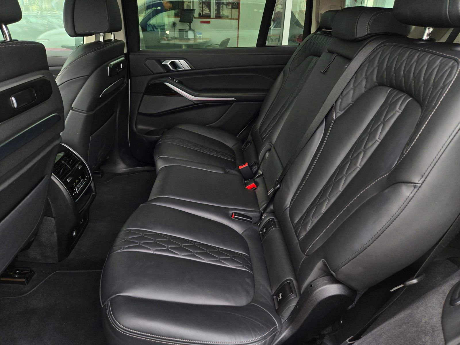 Used 2025 BMW X7 xDrive40i image 13