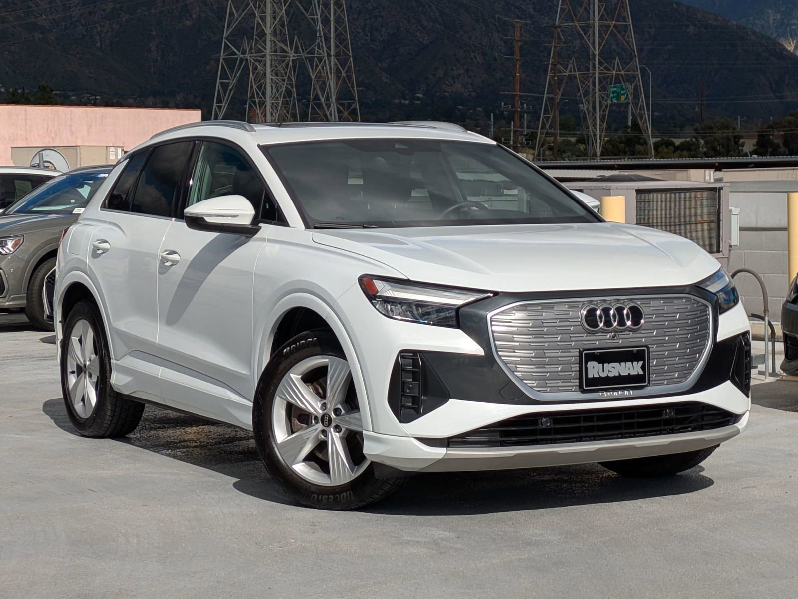 Used 2022 Audi Q4 e-tron Premium Plus w/ Premium Plus image 32