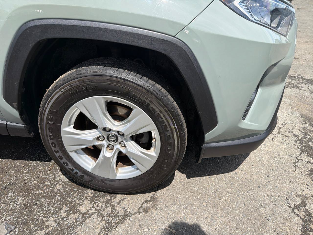 Used 2019 Toyota RAV4 XLE w/ Convenience Package AWD/4WD image 4