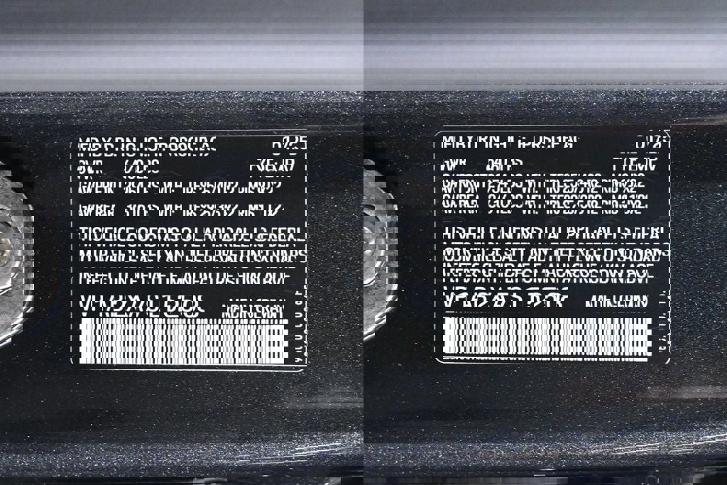 Certified 2025 Porsche Macan 4S Electric image 29