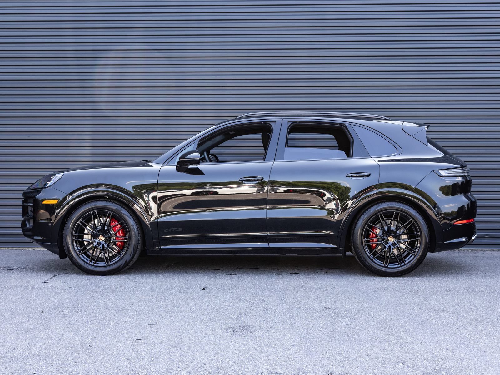 New 2026 Porsche Cayenne GTS AWD/4WD image 2