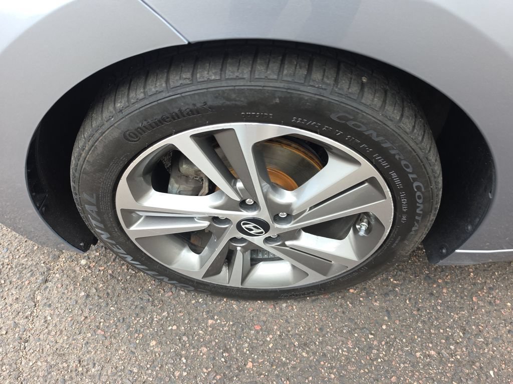 Used 2017 Hyundai Elantra Limited FWD image 33
