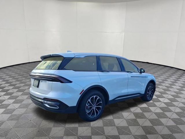 Used 2025 Lincoln Nautilus Premier AWD/4WD image 4