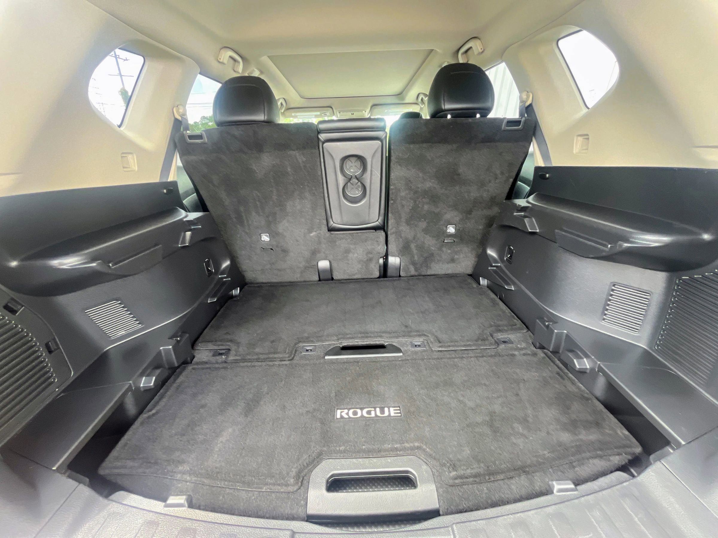 Used 2017 Nissan Rogue SL w/ SL Premium Package image 13