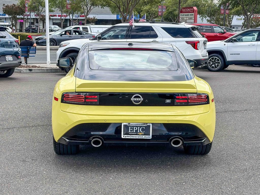 Used 2023 Nissan Z w/ Floor Mat Package (L93) RWD image 3