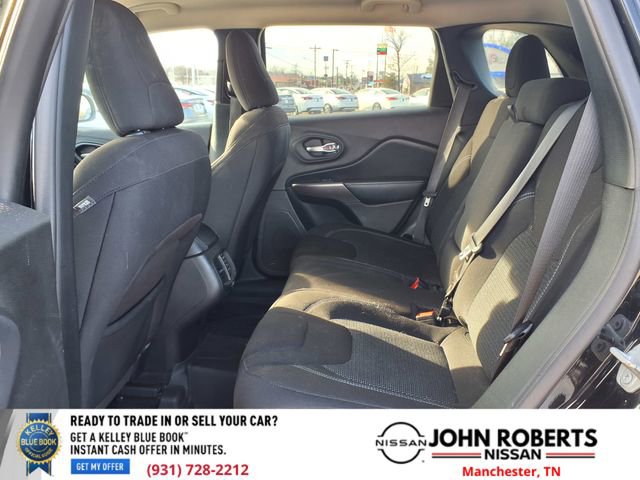 Used 2020 Jeep Cherokee Latitude w/ Mopar Interior Package image 9