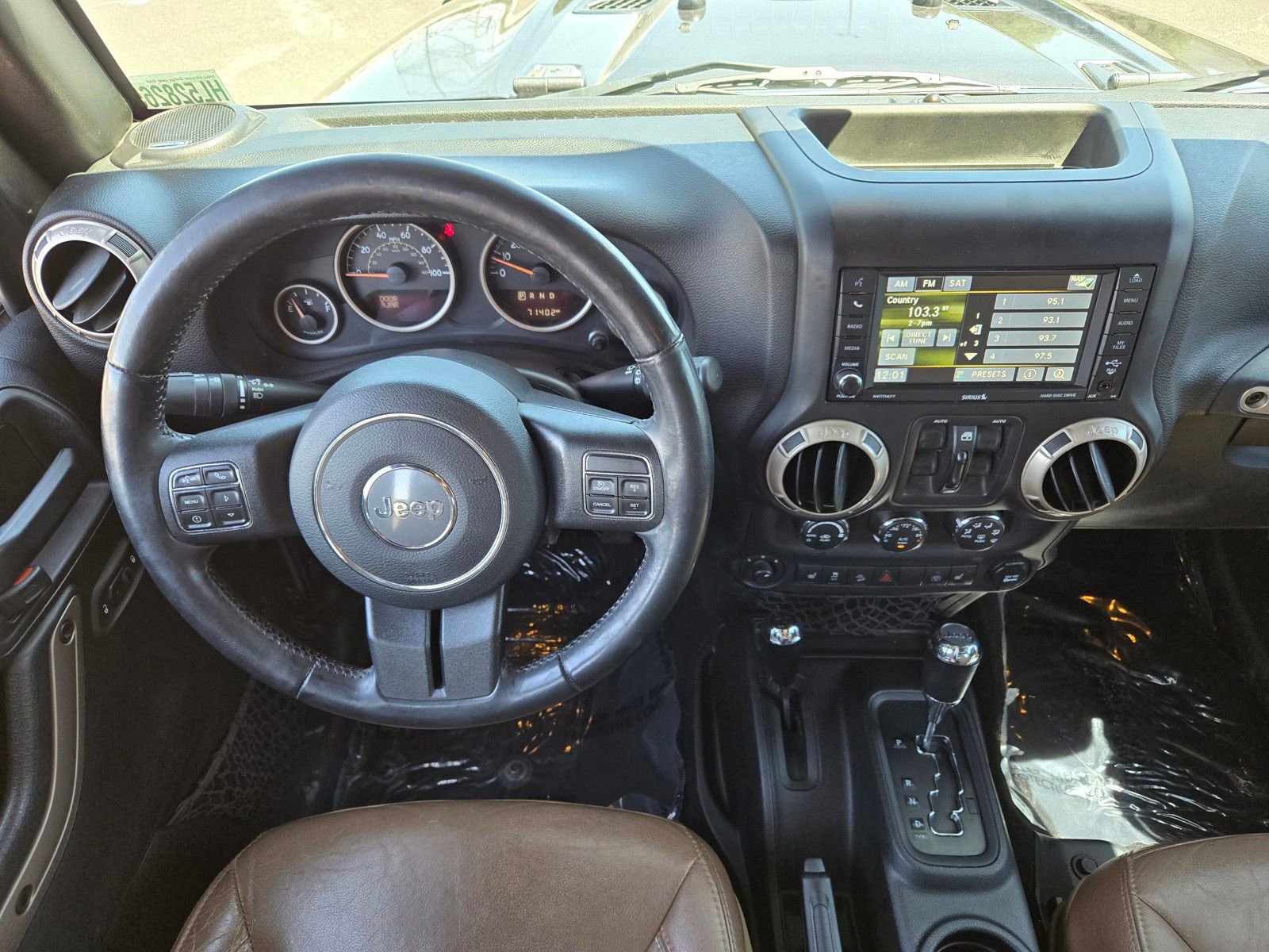 Used 2017 Jeep Wrangler Unlimited Sahara AWD/4WD image 11