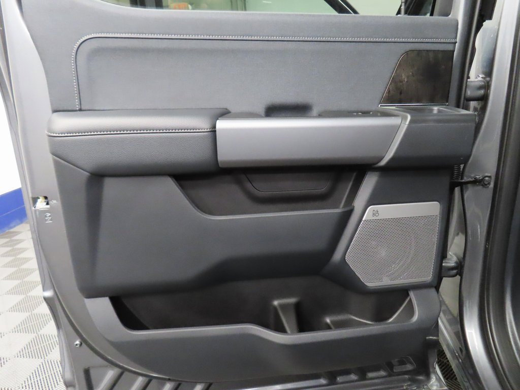 Used 2025 Ford F350 Lariat w/ Black Appearance Package image 72