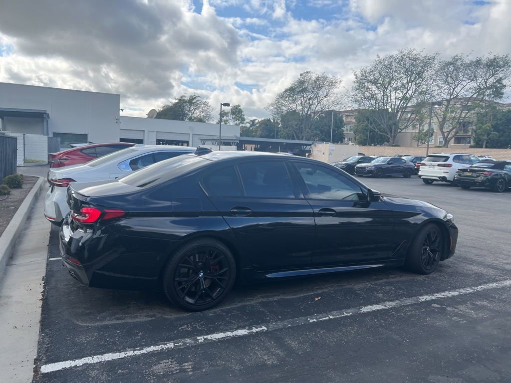 Used 2023 BMW 530i w/ M Sport Package image 2