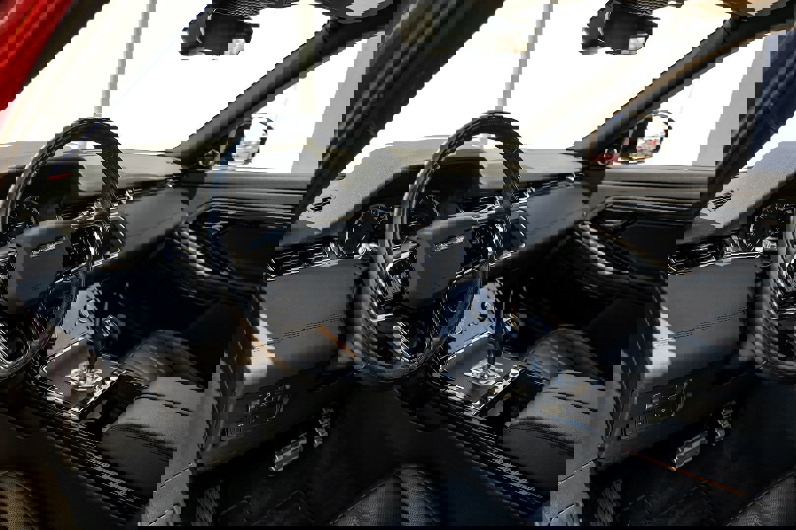 Used 2021 Land Rover Range Rover Evoque R-Dynamic S image 3