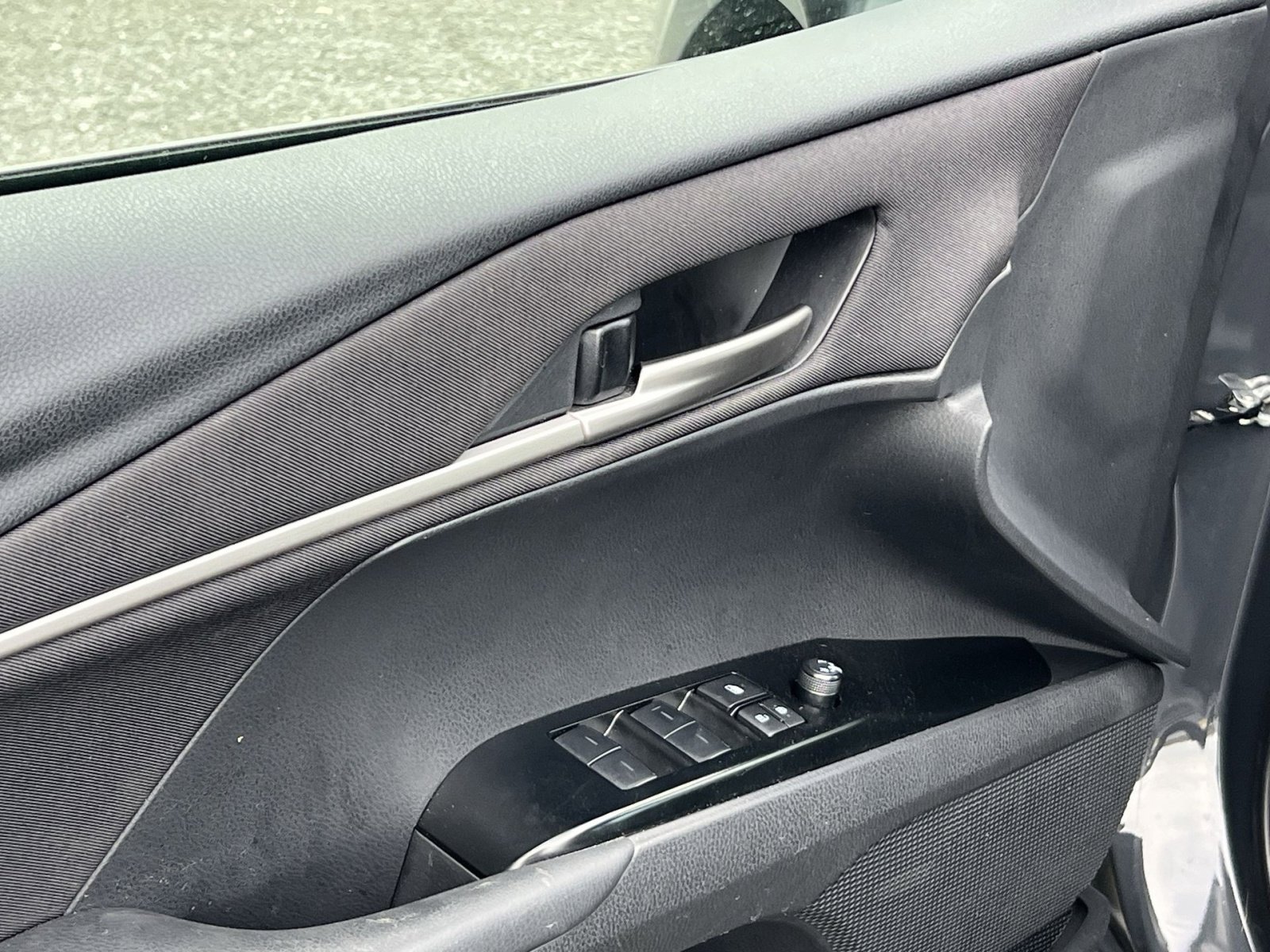 Used 2025 Toyota Camry LE image 13