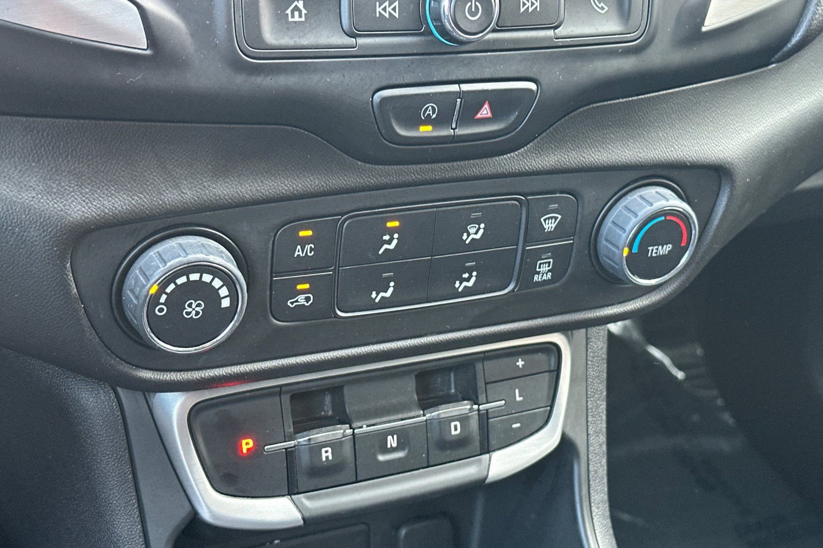 Certified 2023 GMC Terrain SLE w/ Elevation Edition image 27