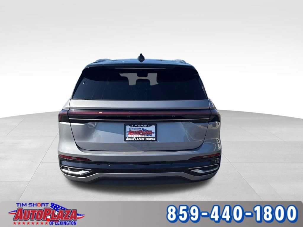 Used 2024 Lincoln Nautilus Reserve image 11