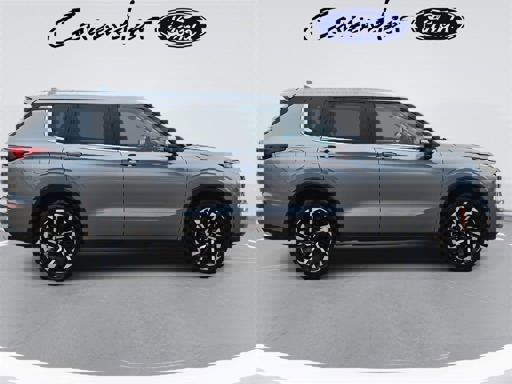 Used 2024 Mitsubishi Outlander SE image 4