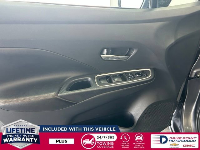 Used 2024 Nissan Versa SR FWD image 13